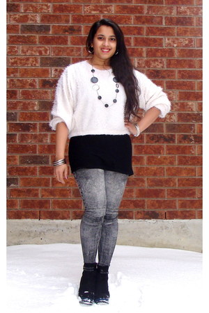 white Frontrowshop sweater - black OASAP boots - black black tank Blue Note top