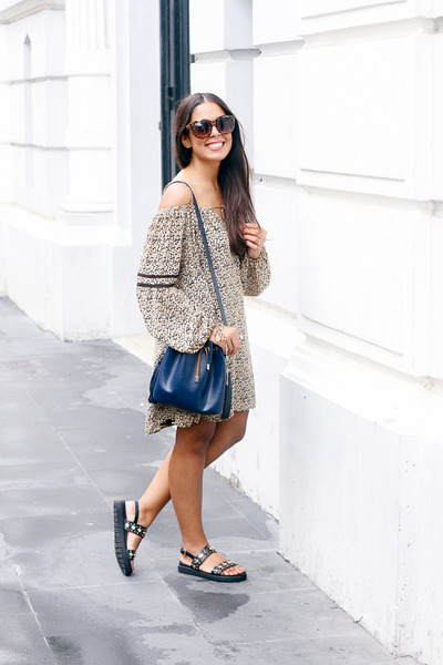 navy zara bag