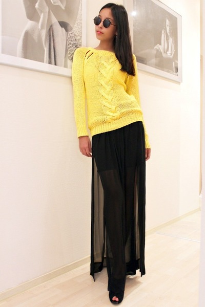black Zara skirt - yellow Zara sweater