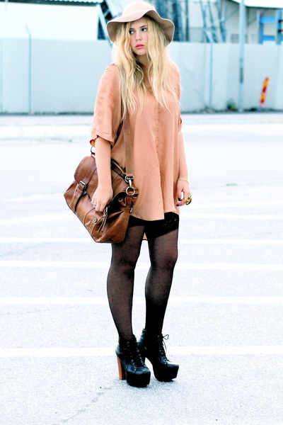 bronze moms shirt - black Jeffrey Campbell shoes - beige Monki hat