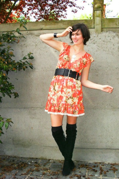 In Orange Dress And Black Boots Orange Dresses Black Boots Black Belts Black Cardigans