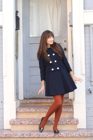 vintage coat - vintage Ferragamo shoes - HUE tights