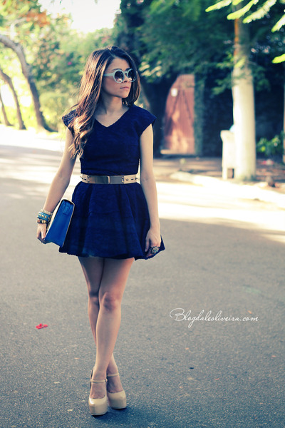 eggshell bag - navy dress - sky blue sunglasses - eggshell pumps eggshell bag - navy dress - sky blue sunglasses - eggshell pumps