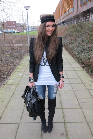 white chanel Zoe Karssen t-shirt - black overknee Zara boots