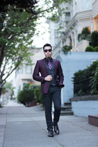 shoes with burgundy pants