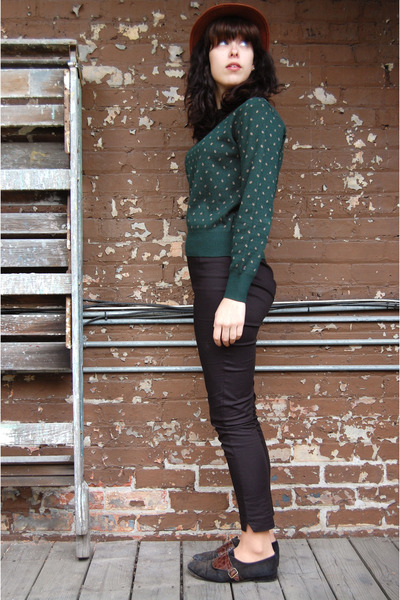 forest green sweater outfit