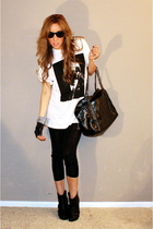 black no brand shirt - black American Apparel leggings - downtown la boots - acc
