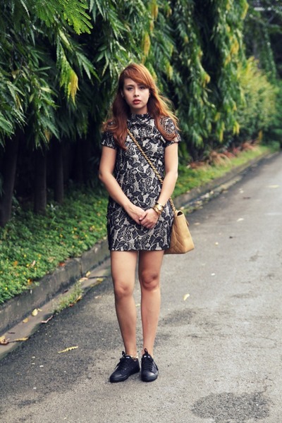 black dress with converse