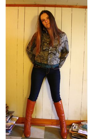 gray ancient Sears I think shirt - orange Pampas boots - blue jeans - blue belt 