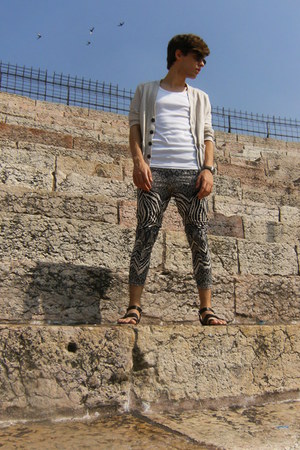 beige H&M cardigan - white H&M t-shirt - love love love DIY Givenchy inspired pa