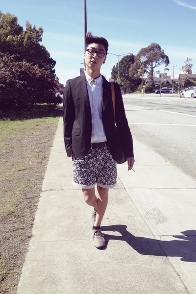 black-zara-blazer-navy-urban-outfitters-shorts_400.jpg