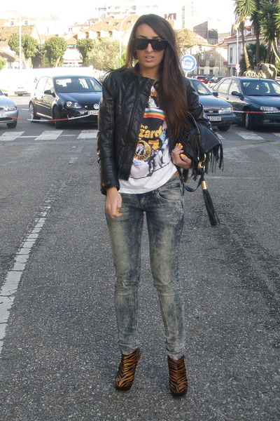 bleached jeans outfit