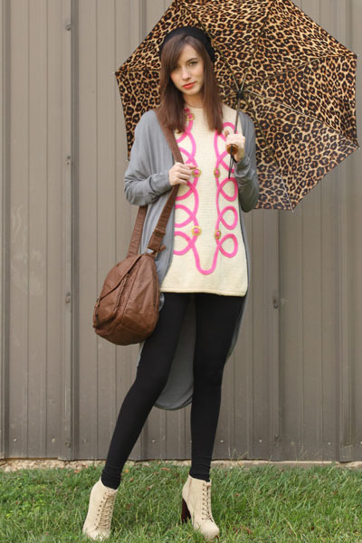 How to wear floppy knit hats How to wear floppy knit hats