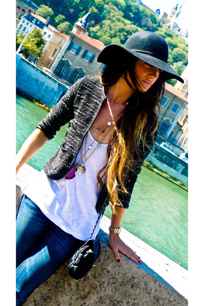 Zara Kids jacket - BLANCO hat - NADKA necklace