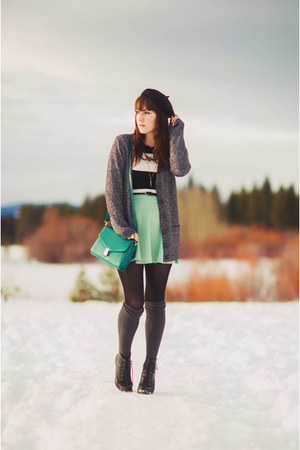 teal leather Forever 21 bag - black vintage hat