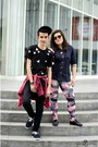 Red-plaid-shirt-black-sprints-sneakers-black-bossini-pants