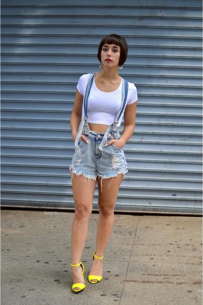 boohoo neon crop top