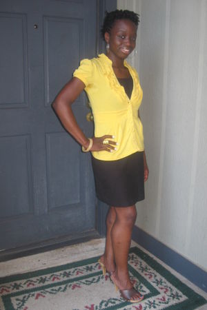 gold-blouse-black-dress-yellow-shoes-accessories-yellow-bracelet.jpg