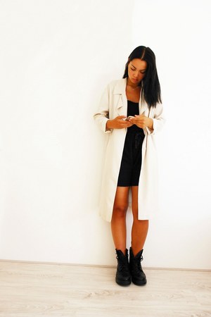 off white H&M coat - black doc martens boots - mustard choiescom bag