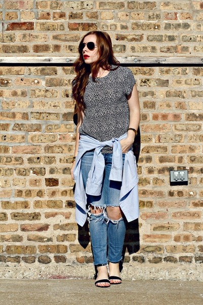 floral blouses with jeans