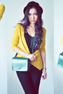 Black-shirt-dark-green-bag-mustard-cardigan
