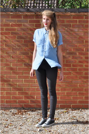 black skinny Topshop jeans - light blue denim second hand shirt