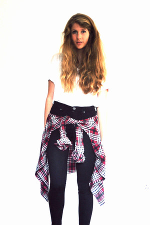 white baggy H&M t-shirt - black skinny Dr Denim jeans