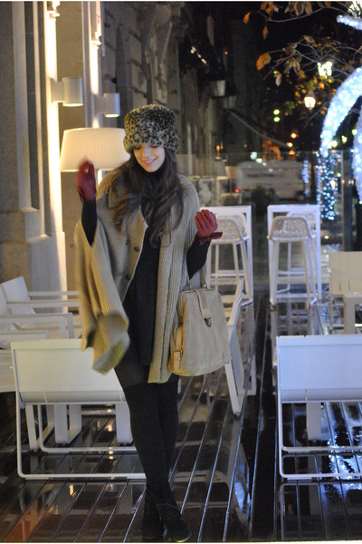 Zara shoes - Zara bag - Zara hat - Zara coat - BLANCO skirt