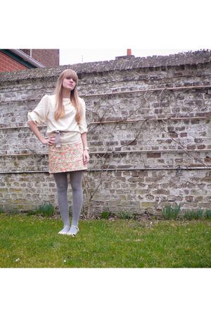 yellow vintage blouse - beige Zara belt - vintage skirt - silver H&M tights - go
