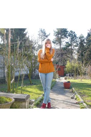 vintage blouse - blue H&M jeans - red Les 3 Suisses shoes