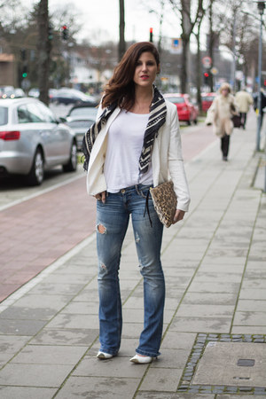 new yorker ripped jeans