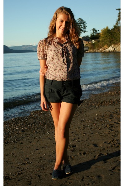 blue toms short pants