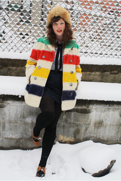 Red Hudson Bay Vintage Coats, Brown Corso Como Shoes
