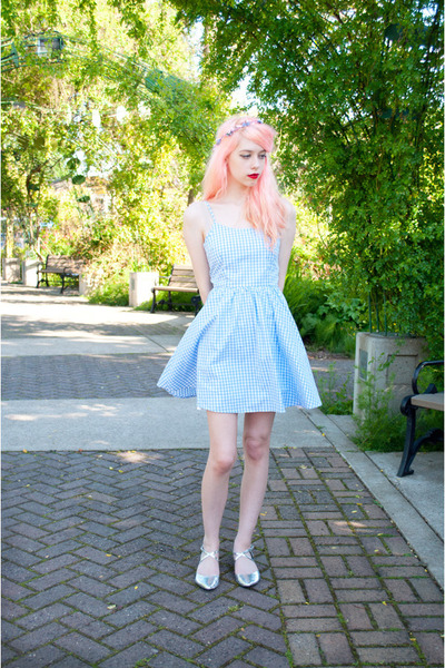 Light Blue Gingham Pylo Dresses Periwinkle Flower Crown Accessories Light Blue Gingham Pylo Dress Periwinkle Flower Crown Accessories