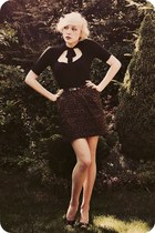 black blouse - dark brown leopard print skirt