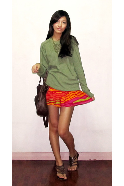 Orange Random Brand Skirts Olive Green Banana Republic Sweaters Orange Random Brand Skirt Olive Green Banana Republic Sweater