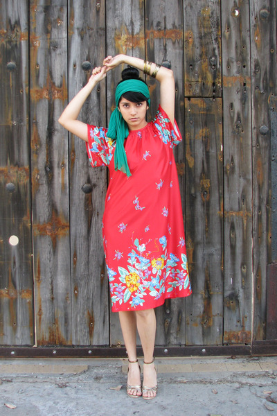 Gold Sandals Shoes Red Fl Printed Vintage Dresses Green Silk Gold Sandals Shoes Red Fl Printed Vintage Dress Green Silk Scarf
