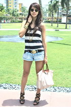 gold accessories - black studded Parisian shoes - beige longchamp bag