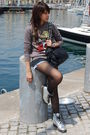 Brown-pull-bear-black-h-m-abercrombie-and-fitch-shorts-silver-doc-martens-