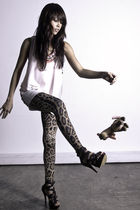 Risa Recio necklace - white NTICE top - Carlotta leggings - Gold Dot shoes
