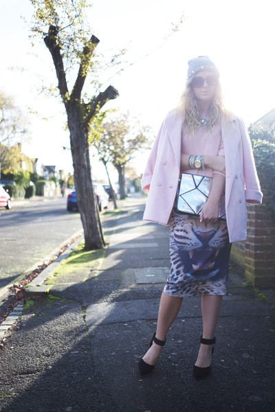 primark pink fluffy coat