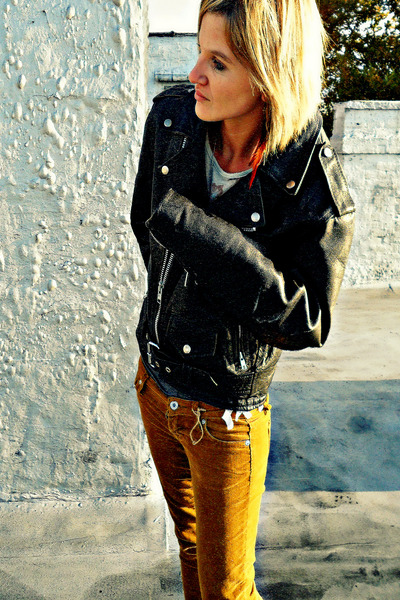 black leather biker vintage jacket - bronze corduroy Cielo Jeans pants