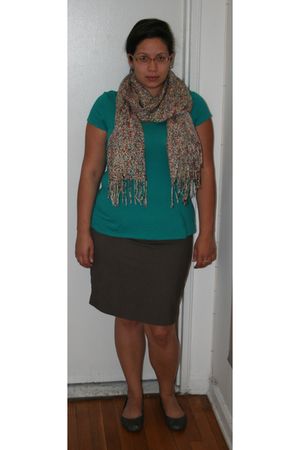 green merona t-shirt - brown New York & Company skirt - silver merona shoes - be