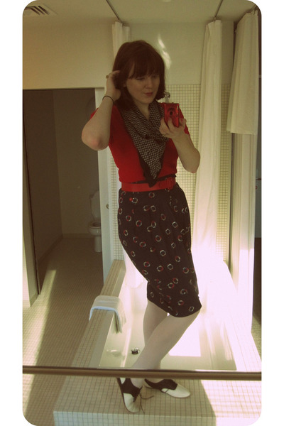 American Apparel Ts Shirts Tulle Skirts Vans Shoes Uo Tights Calvin Klein S Water Closet By Hungryinvestor Chictopia