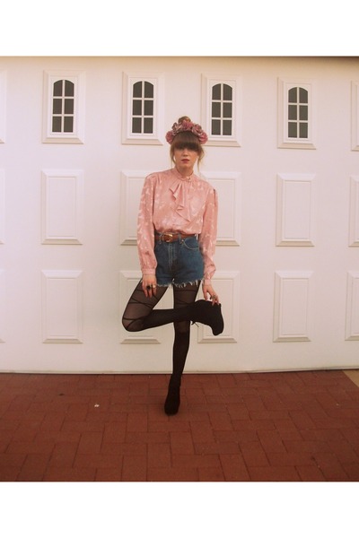 tights with shorts. httpwwwromwecom tights