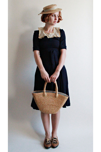 vintage dress with hat