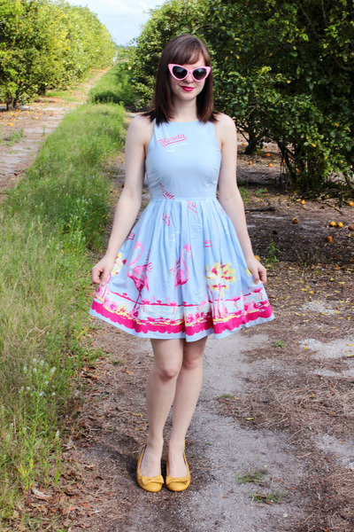 Sky Blue Florida Print Asos Dresses Bubble Gum Cat Eye Sungles Sky Blue Florida Print Asos Dress Bubble Gum Cat Eye Sungles