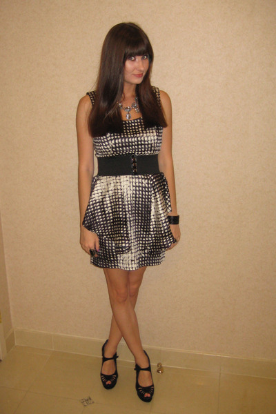 How hot are these shoes though? They're by Wild Diva Lounge of course, one of my favorite brands :) Anyway moving on